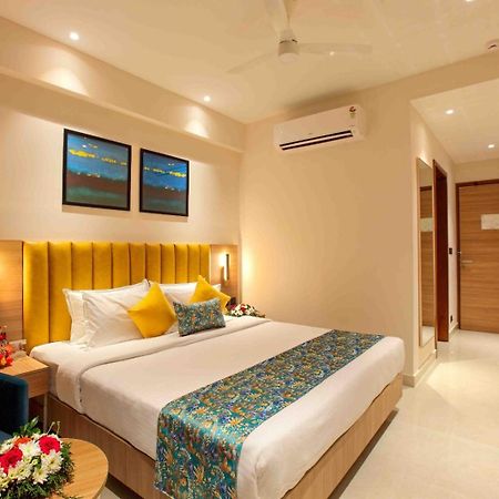 Park Residency Ayarkunnam Hotel Pullappalli Kültér fotó